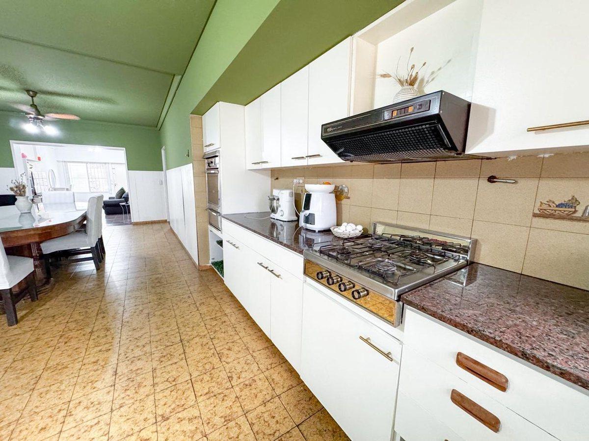 Foto de VENTA CASA 4 AMBIENTES + DEPTO LOMAS DEL MIRADOR, imagen 2