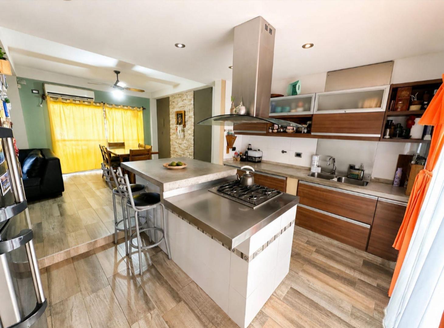 Foto de VENTA CASA 5 AMBIENTES EN VILLA LUZURIAGA, imagen 3