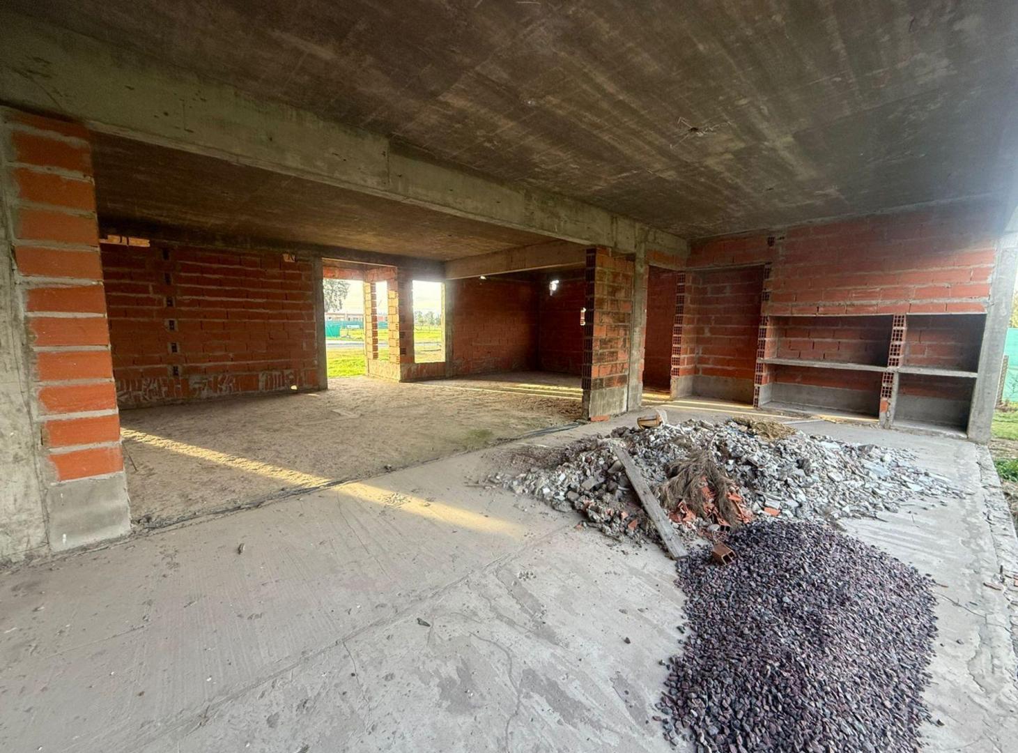 Foto de CASA EN VENTA 5 AMBIENTES - LOMAS DE EZEIZA, imagen 2