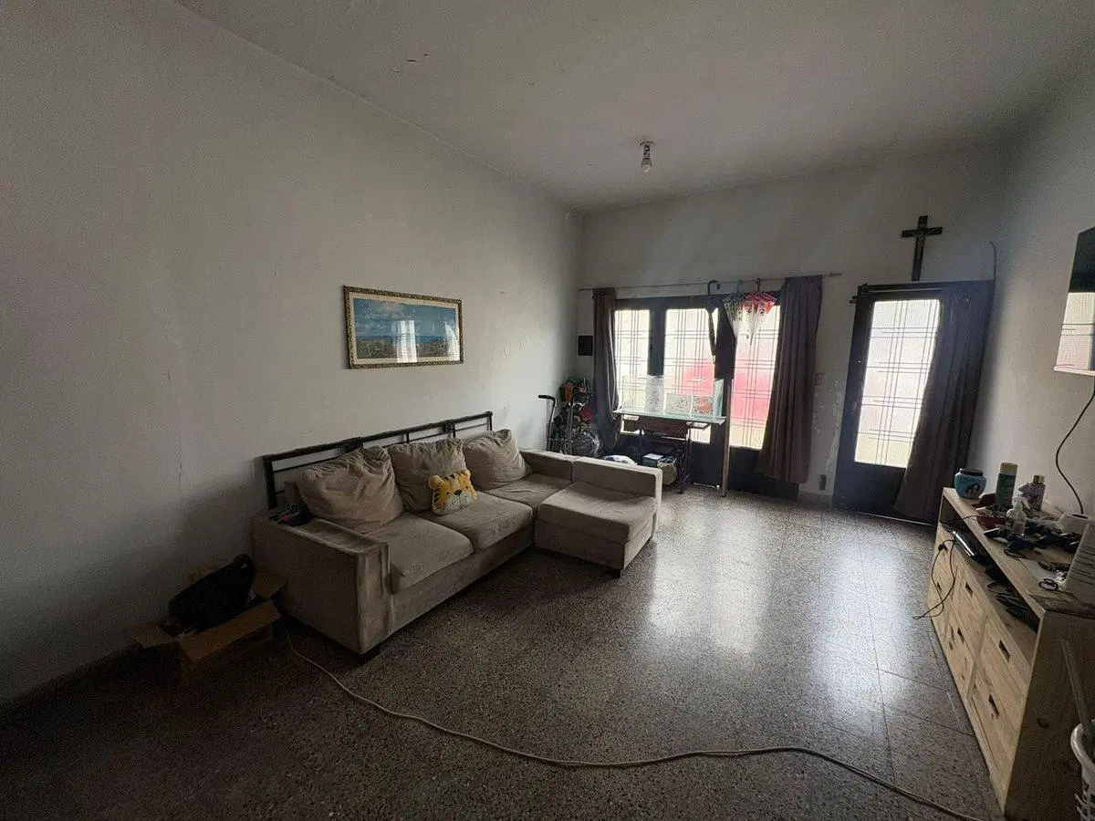 VENTA CASA 4 AMBIENTES COCHERA TERRAZA LA TABLADA 2