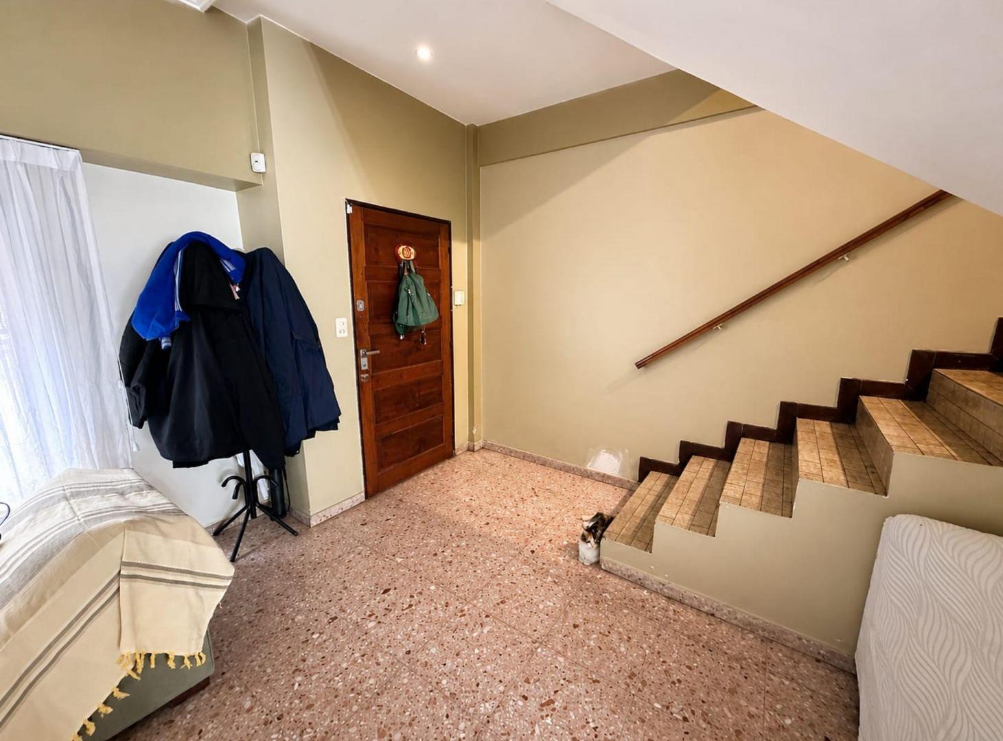 Foto de VENTA CASA 4 AMBIENTES C/ PILETA LOMAS DEL MIRADOR, imagen 3