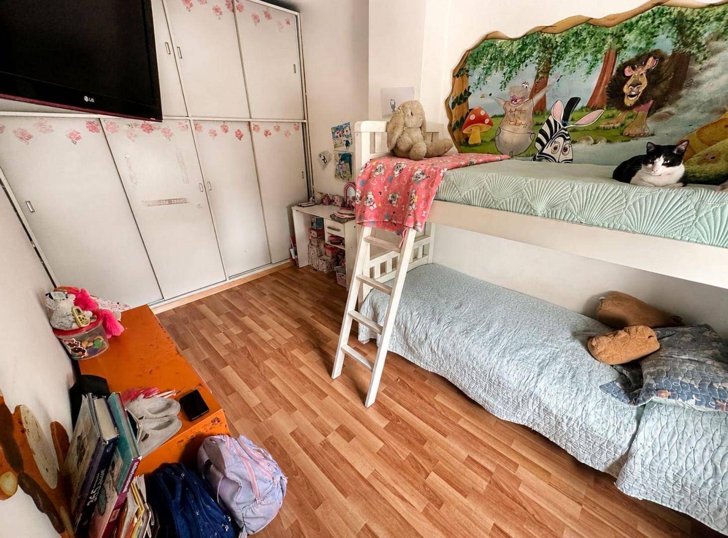 Foto de VENTA CASA 4 AMBIENTES C/ PILETA LOMAS DEL MIRADOR, imagen 5