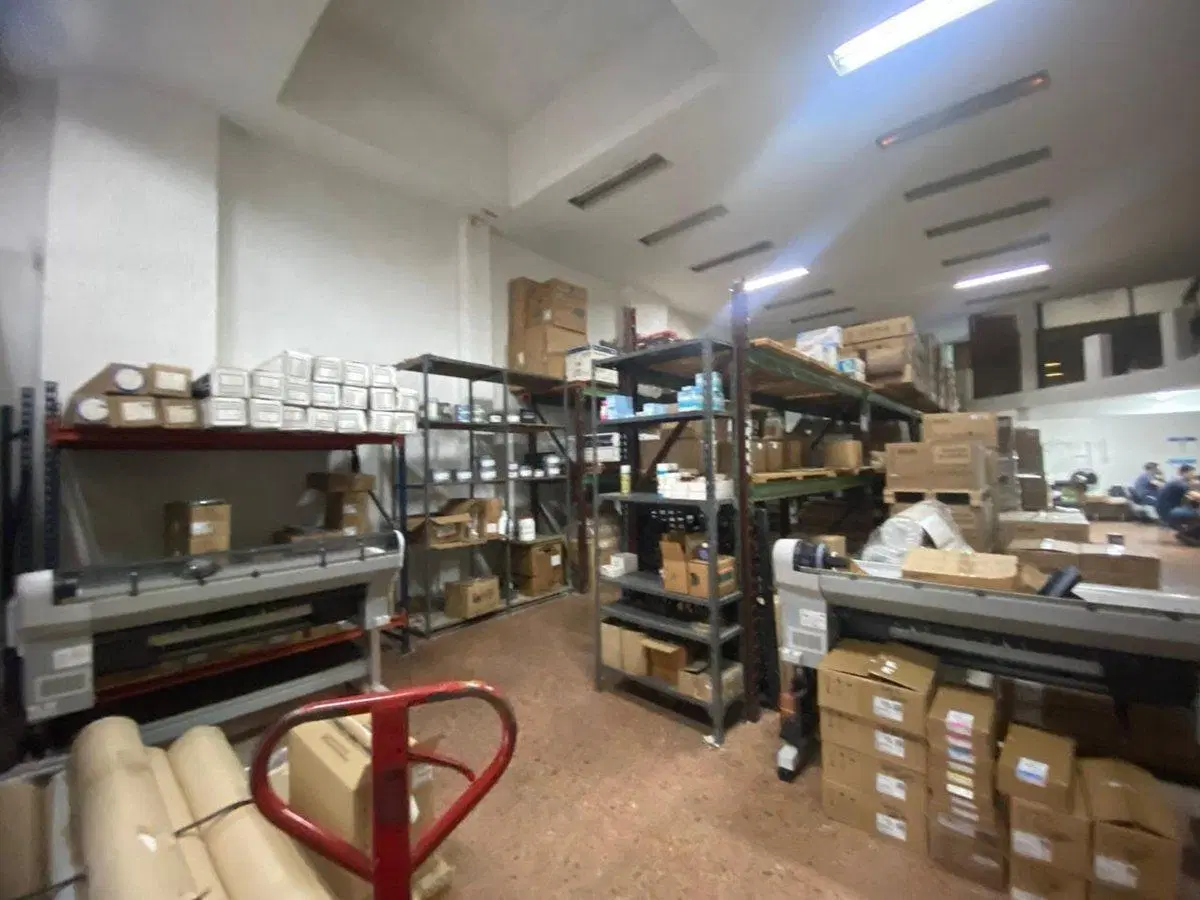 LOCAL CON DEPOSITO VENTA RAMOS MEJIA CON RENTA 5