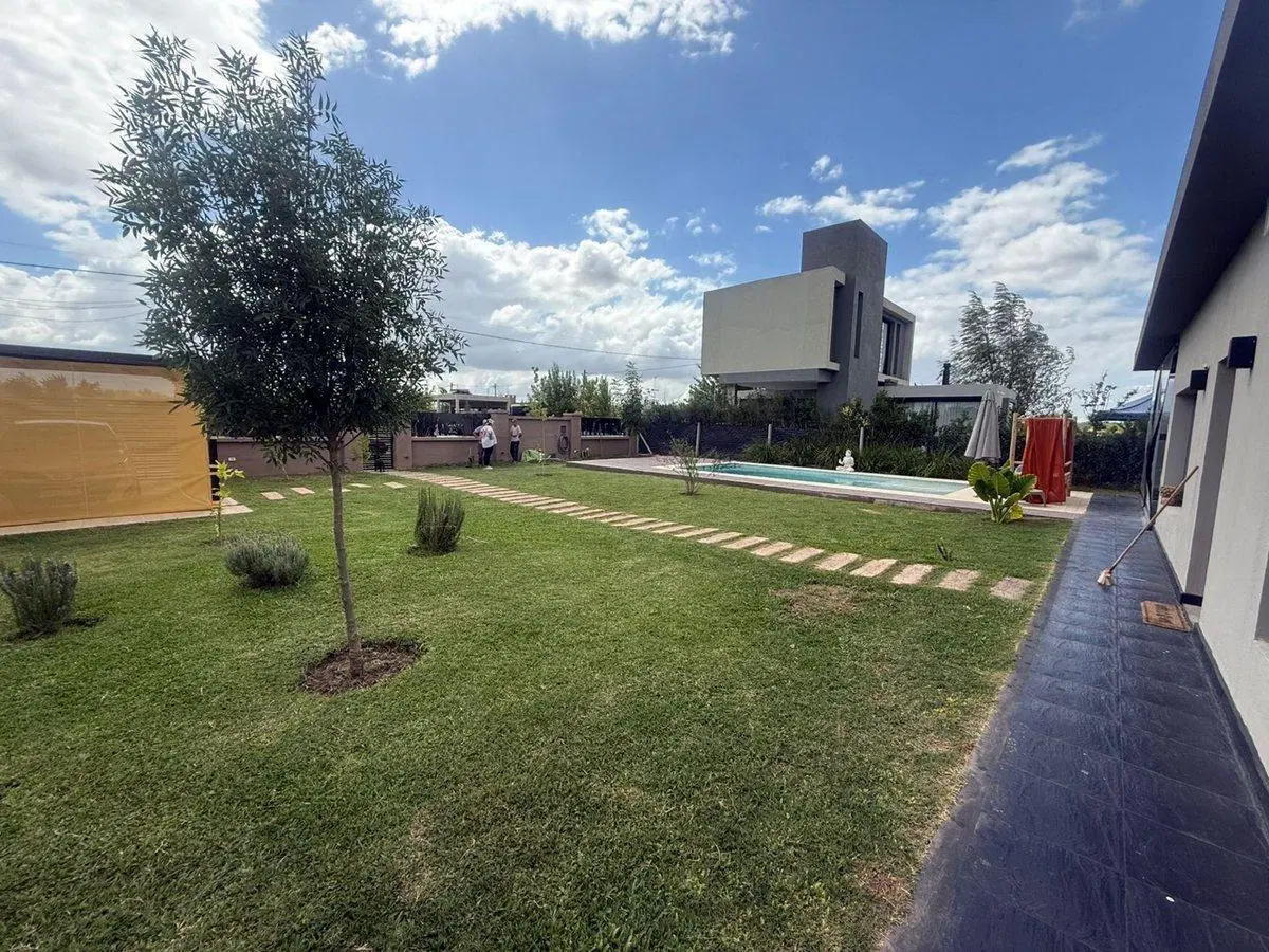 CASA 2 AMBIENTES EN VENTA CANNING 8