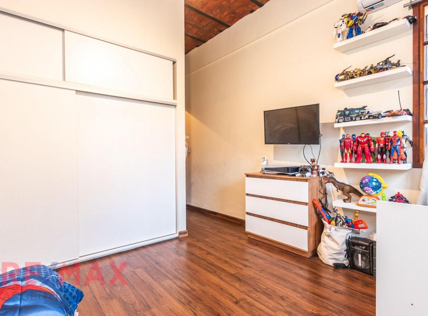 Foto de VENTA CASA 2 AMBIENTES RAMOS MEJIA C/ PILETA, imagen 4
