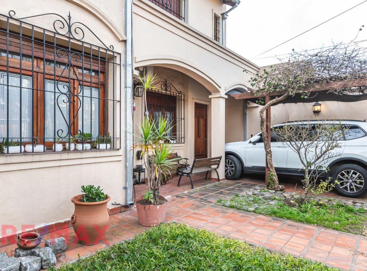 Foto de VENTA CASA 2 AMBIENTES RAMOS MEJIA C/ PILETA, imagen 1