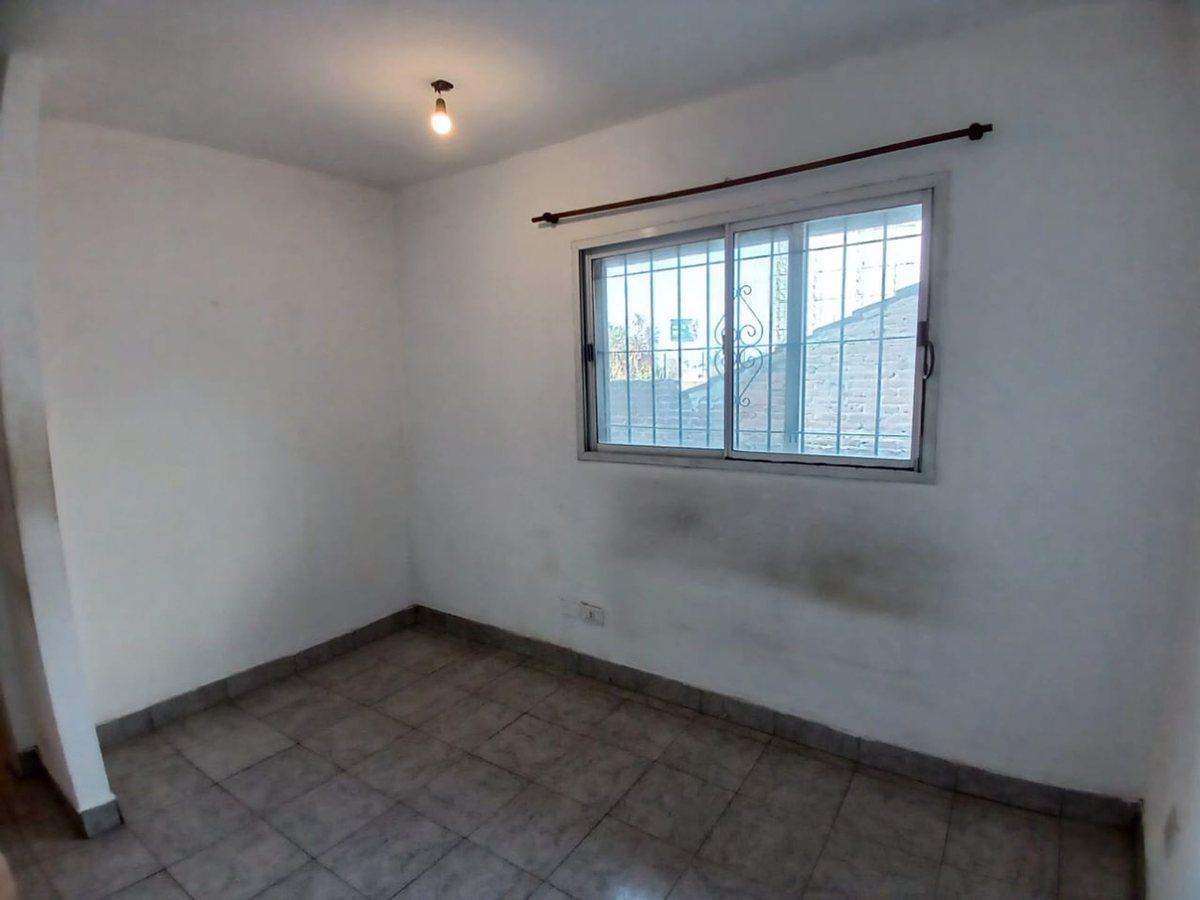 Foto de VENTA CASA PALOMAR 6 AMBIENTES, imagen 3