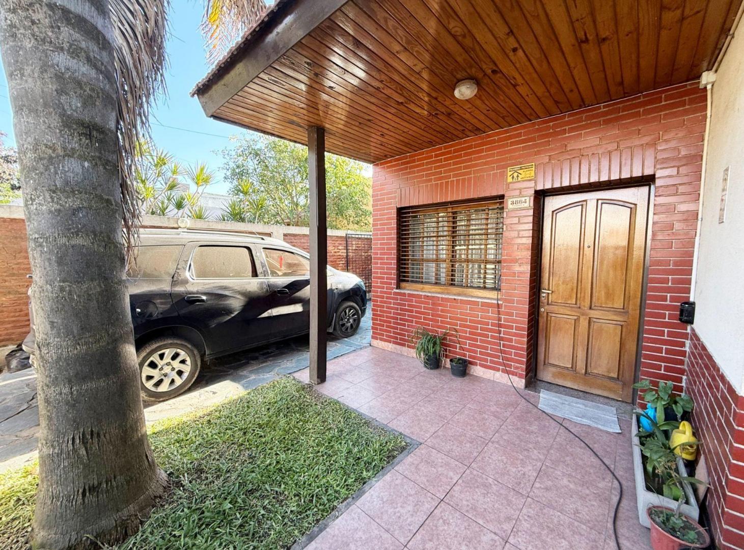 Foto de VENTA CASA 4 AMB COCHERA, PATIO, QUINCHO SAN JUSTO, imagen 1