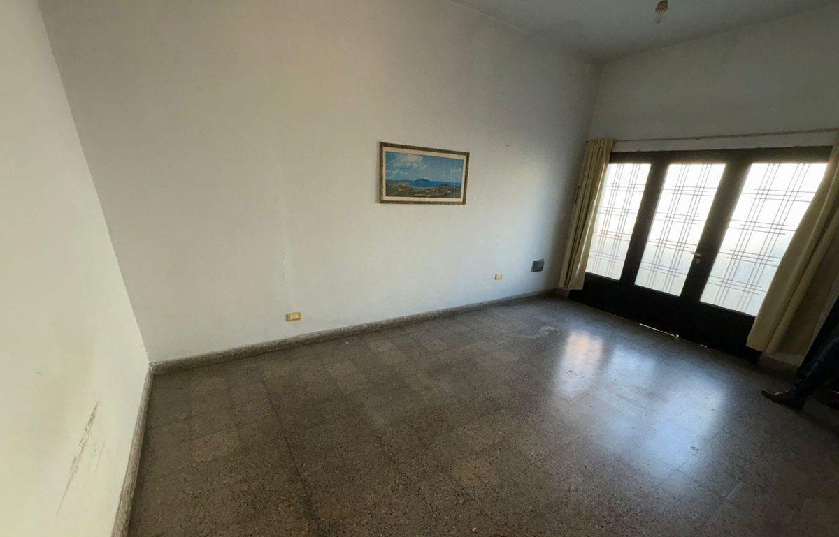 Foto de VENTA CASA 4 AMBIENTES COCHERA TERRAZA LA TABLADA, imagen 4
