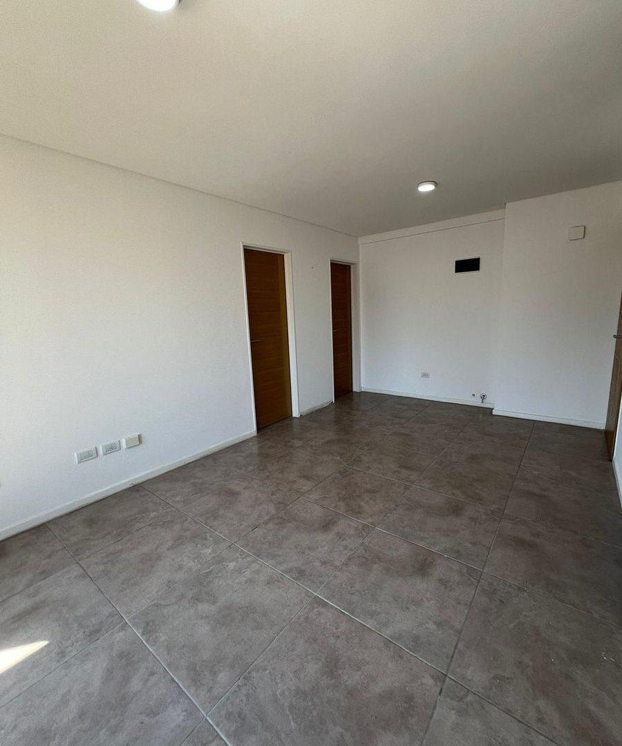 Foto de VENTA DEPARTAMENTO 2 AMBIENTES MORON CON RENTA, imagen 2
