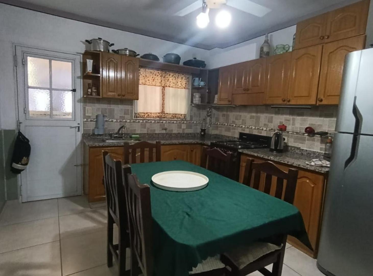 Foto de VENTA CASA 4 AMB RAMOS MEJIA C/ PATIO C/COCHERA, imagen 1