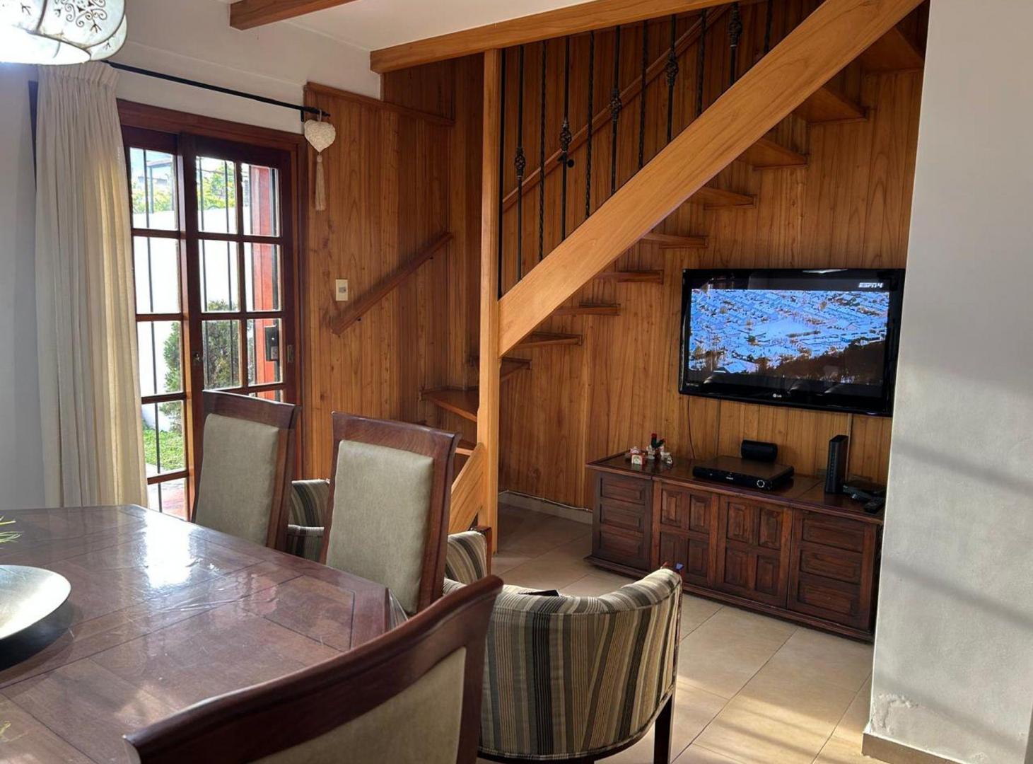 Foto de Casa 4 ambientes en venta en Liniers con parque, imagen 3