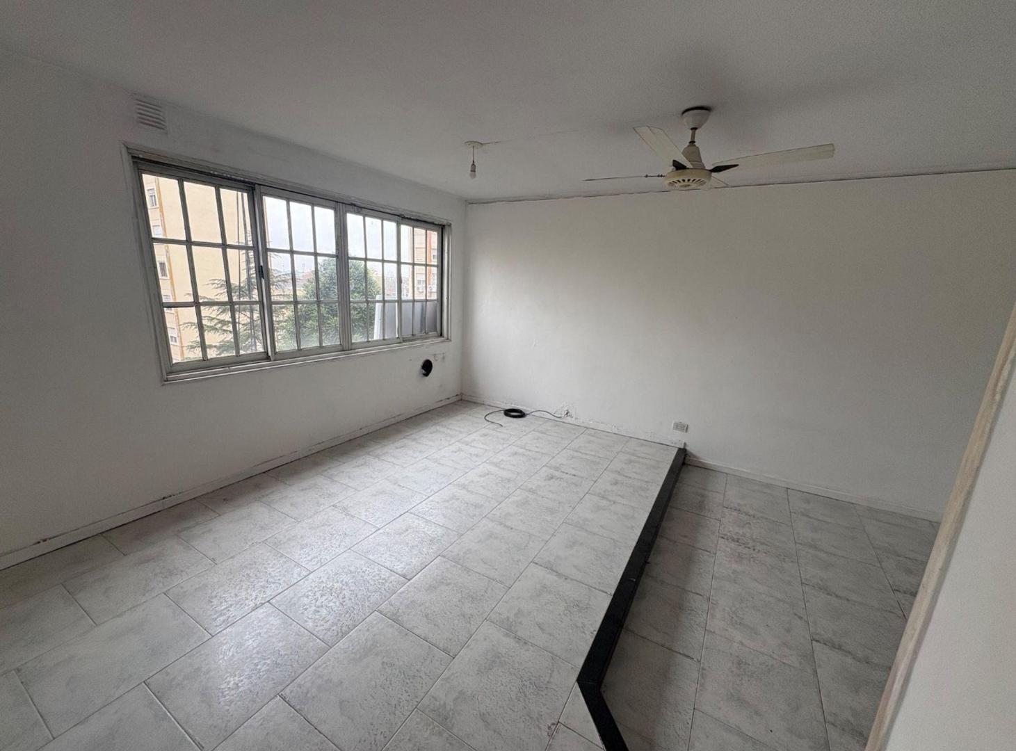 Foto de DEPARTAMENTO 3 AMBIENTES VENTA PARQUE AVELLANEDA, imagen 1