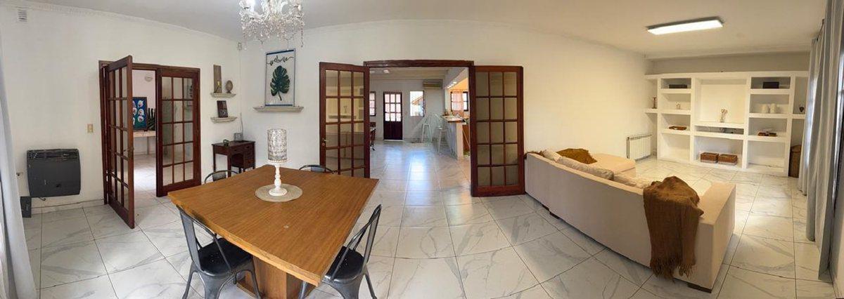 Foto de CASA DE 4 AMB. IMPECABLE Y MODERNA | APTA CREDITO, imagen 1
