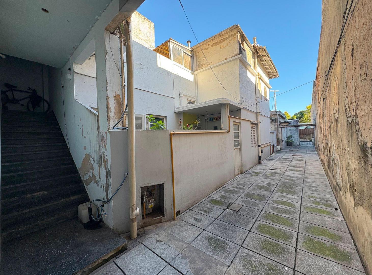 Foto de CASA MULTIFAMILIAR VILLA LUGANO CON LOCAL+4 DEPTOS, imagen 3
