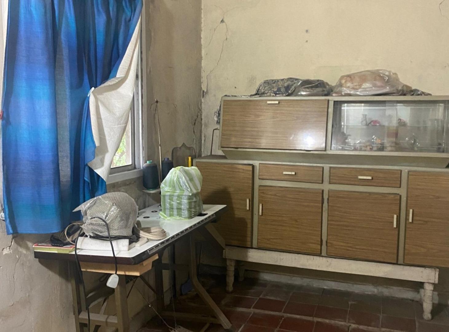 Foto de VENTA CASA 4 AMBIENTES CON LOCAL GONZÁLEZ CATÁN, imagen 1