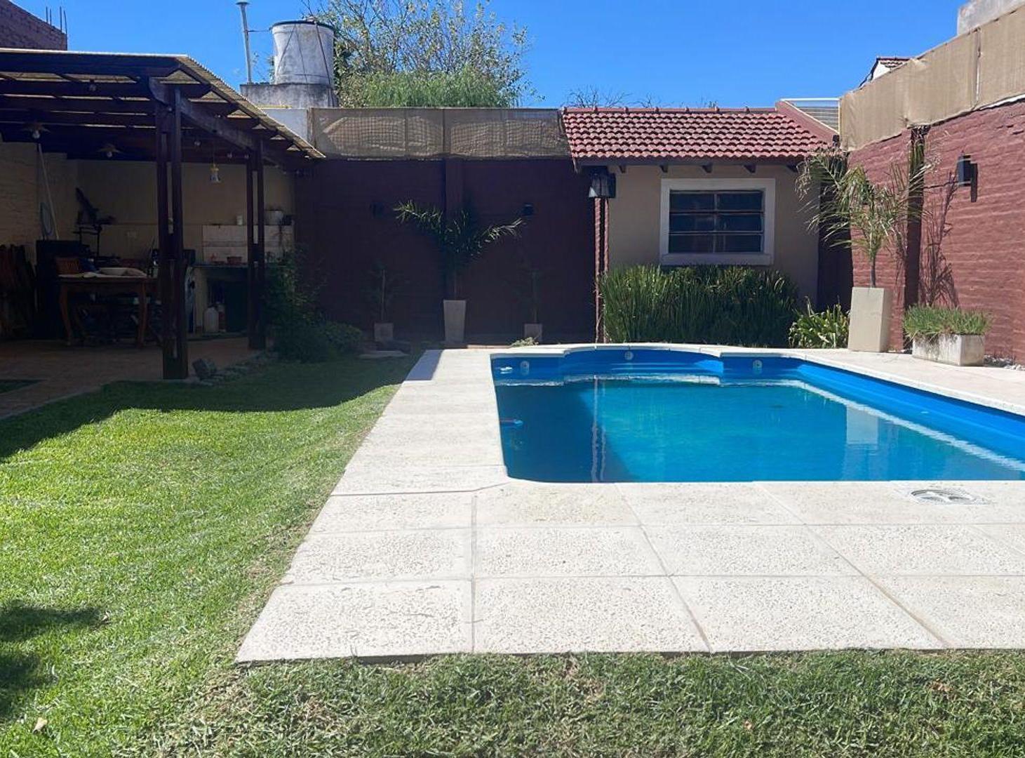 Foto de CASA EN VENTA 5 AMBIENTES VILLA LUZURIAGA, imagen 1