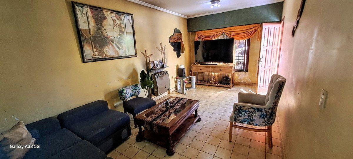 Foto de NUEVO VALOR! CASA EN DOS PLANTAS CIUDAD EVITA, imagen 3