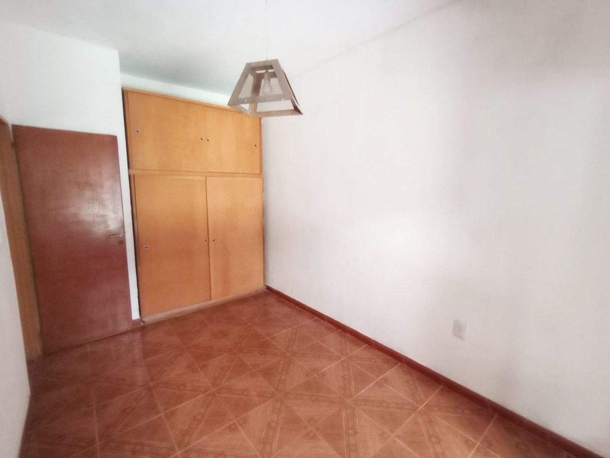 Foto de CASA VENTA 4 AMBIENTES CASTELAR, imagen 3