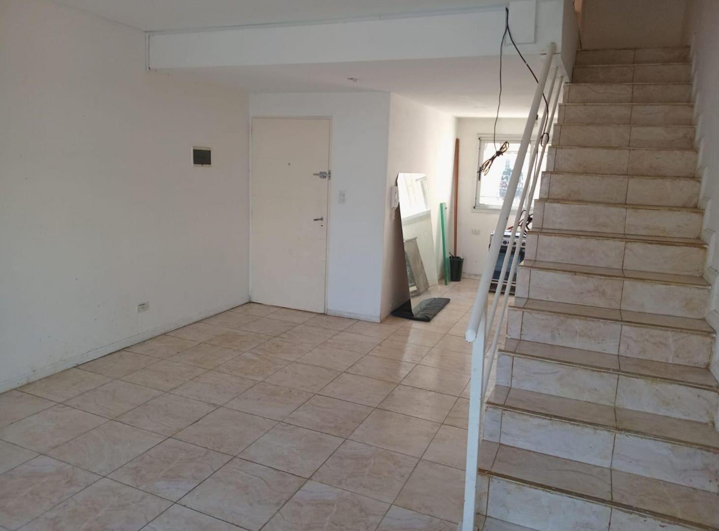 Foto de VENTA DEPARTAMENTO DUPLEX 3 AMBIENTES LINIERS, imagen 2