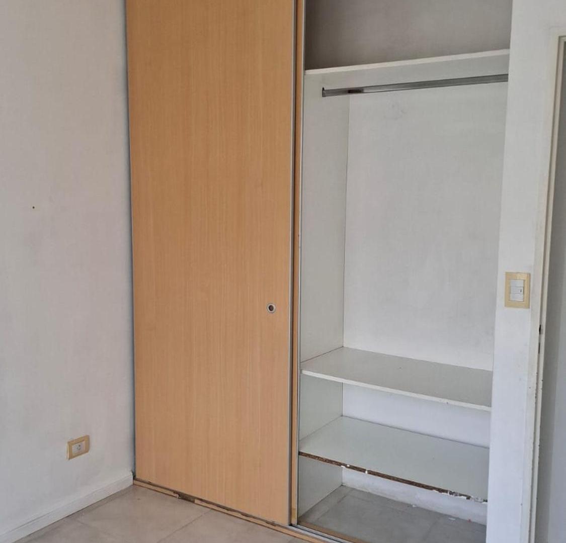 Foto de VENTA DEPARTAMENTO DUPLEX 3 AMBIENTES LINIERS, imagen 1