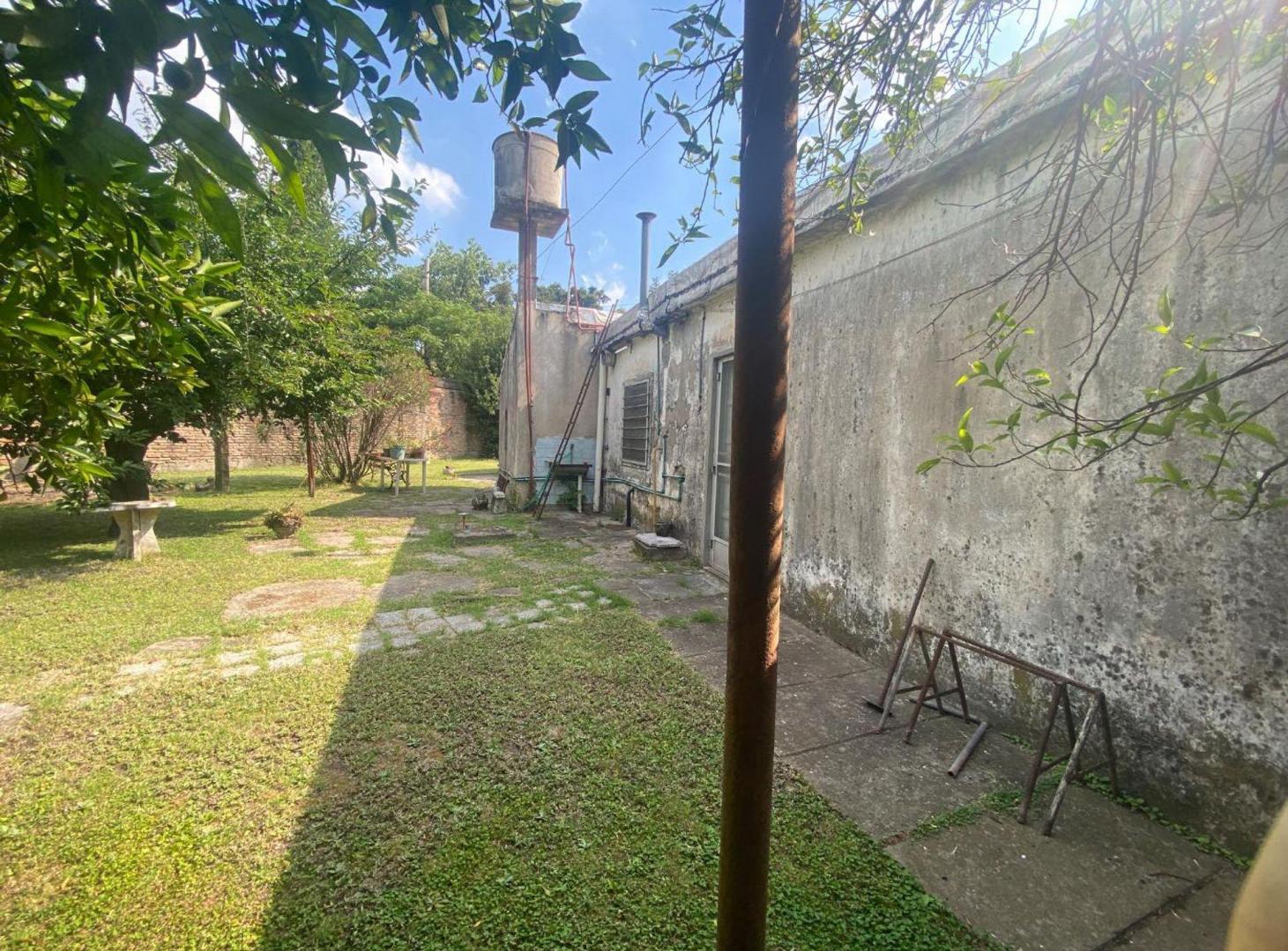 Foto de VENTA CASA 4 AMBIENTES CON LOCAL GONZÁLEZ CATÁN, imagen 4