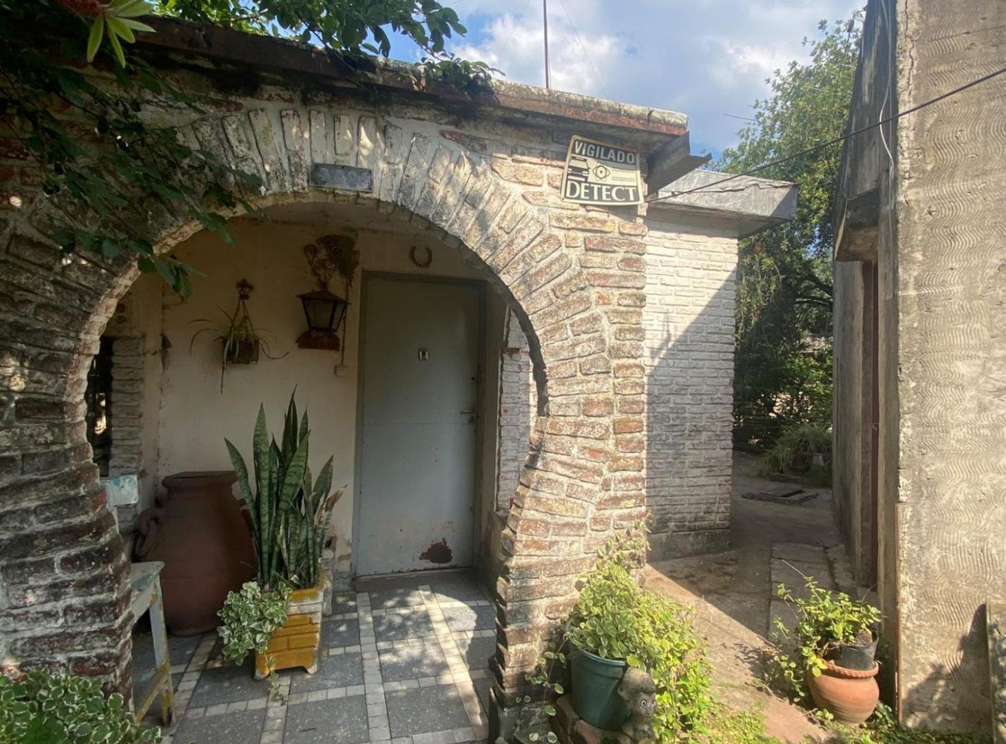 Foto de VENTA CASA 4 AMBIENTES CON LOCAL GONZÁLEZ CATÁN, imagen 5