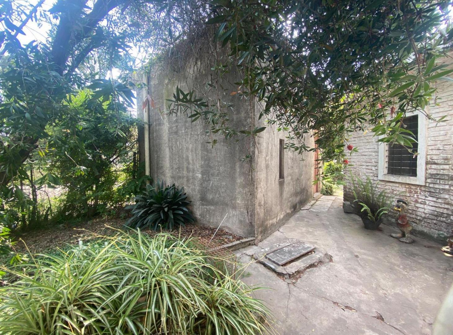 Foto de VENTA CASA 4 AMBIENTES CON LOCAL GONZÁLEZ CATÁN, imagen 1
