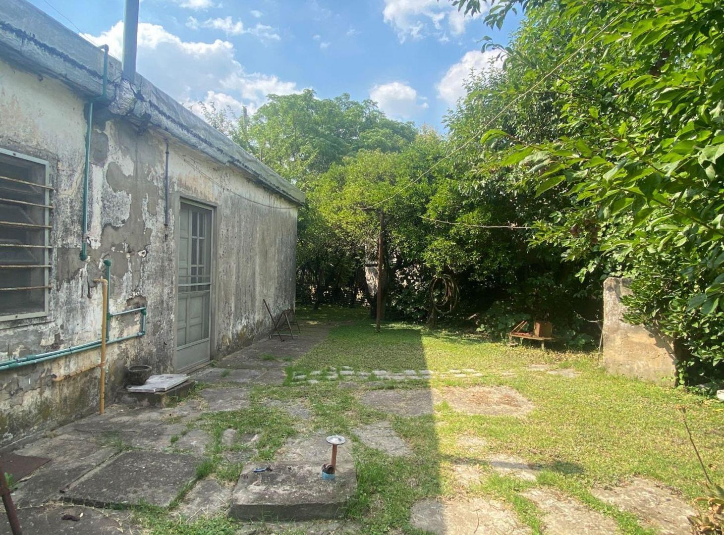 Foto de VENTA CASA 4 AMBIENTES CON LOCAL GONZÁLEZ CATÁN, imagen 2