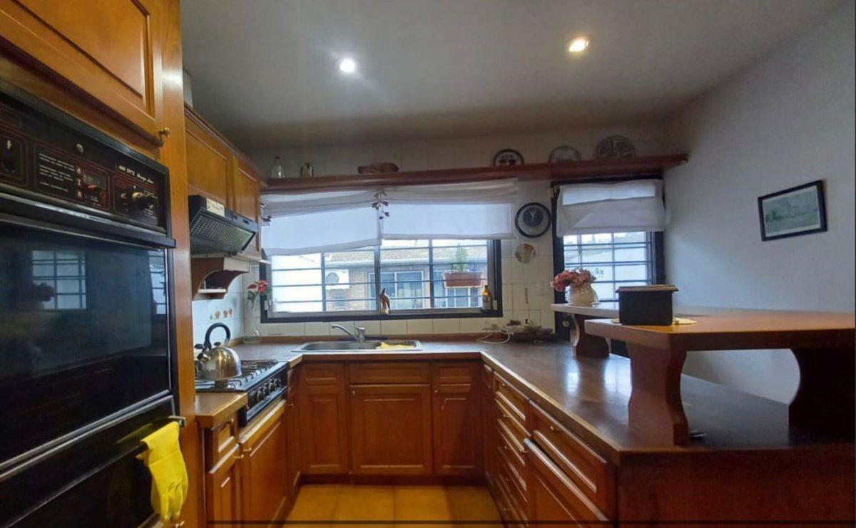 Foto de CASA 5 AMBIENTES VENTA CASTELAR, imagen 3