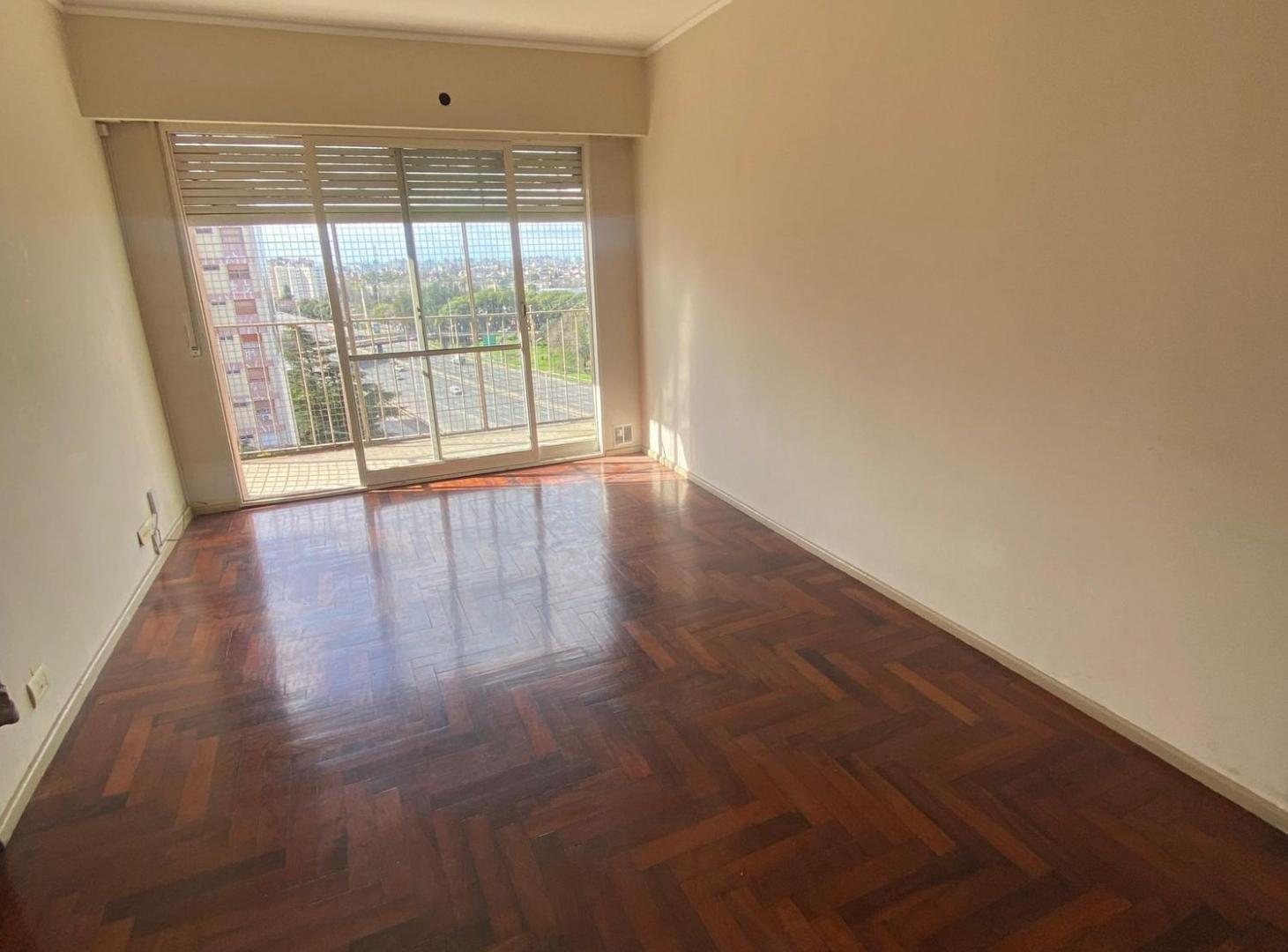 Foto de Departamento de 3 Ambientes con cochera. Impecable, imagen 1