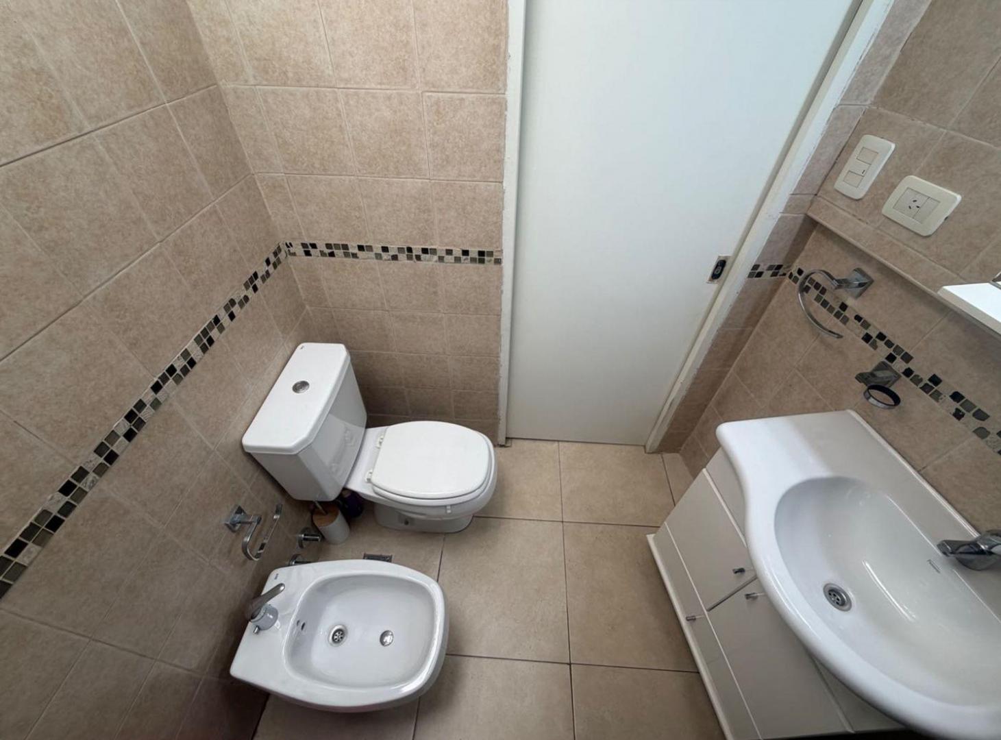 Foto de VENTA. PH 2 AMB C/ PATIO. V LURO. CABA, imagen 4