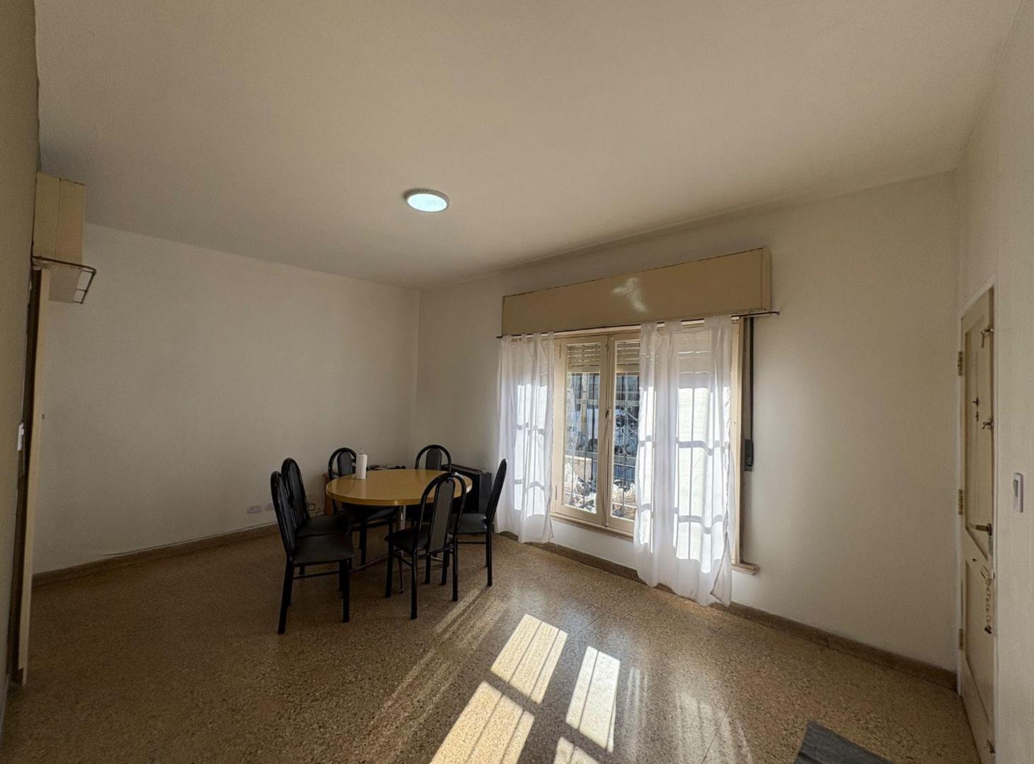Foto de 4 AMBIENTES PH VENTA LOMAS DEL MIRADOR, imagen 2
