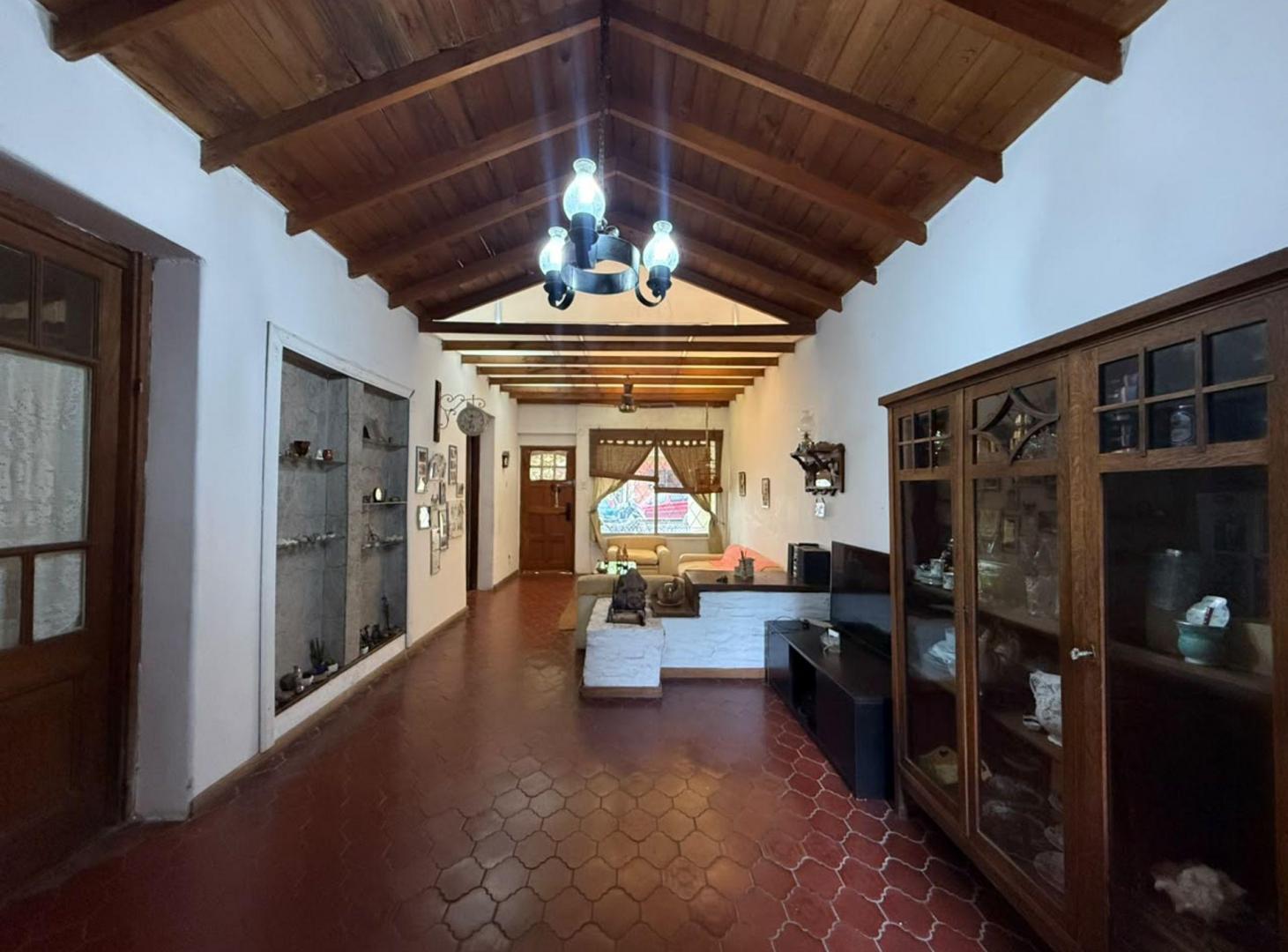 Foto de VENTA CASA MULTIFAMILIAR 5 AMBIENTES EN MATADEROS, imagen 3