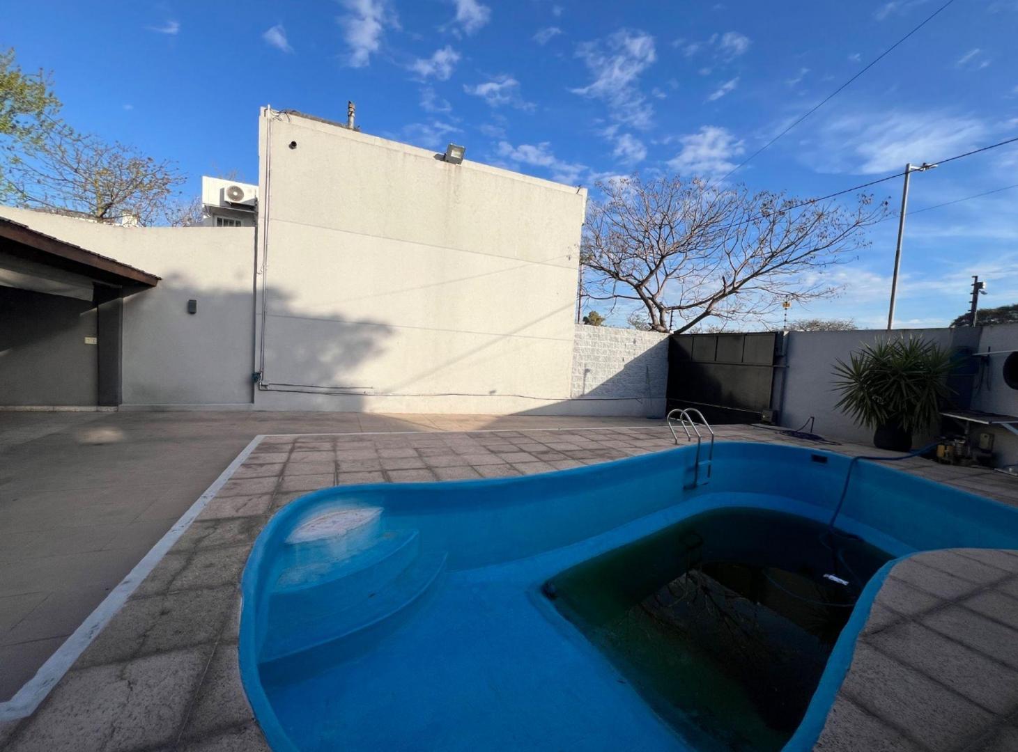 Foto de Casa 4 ambientes con pileta quincho Mataderos, imagen 5