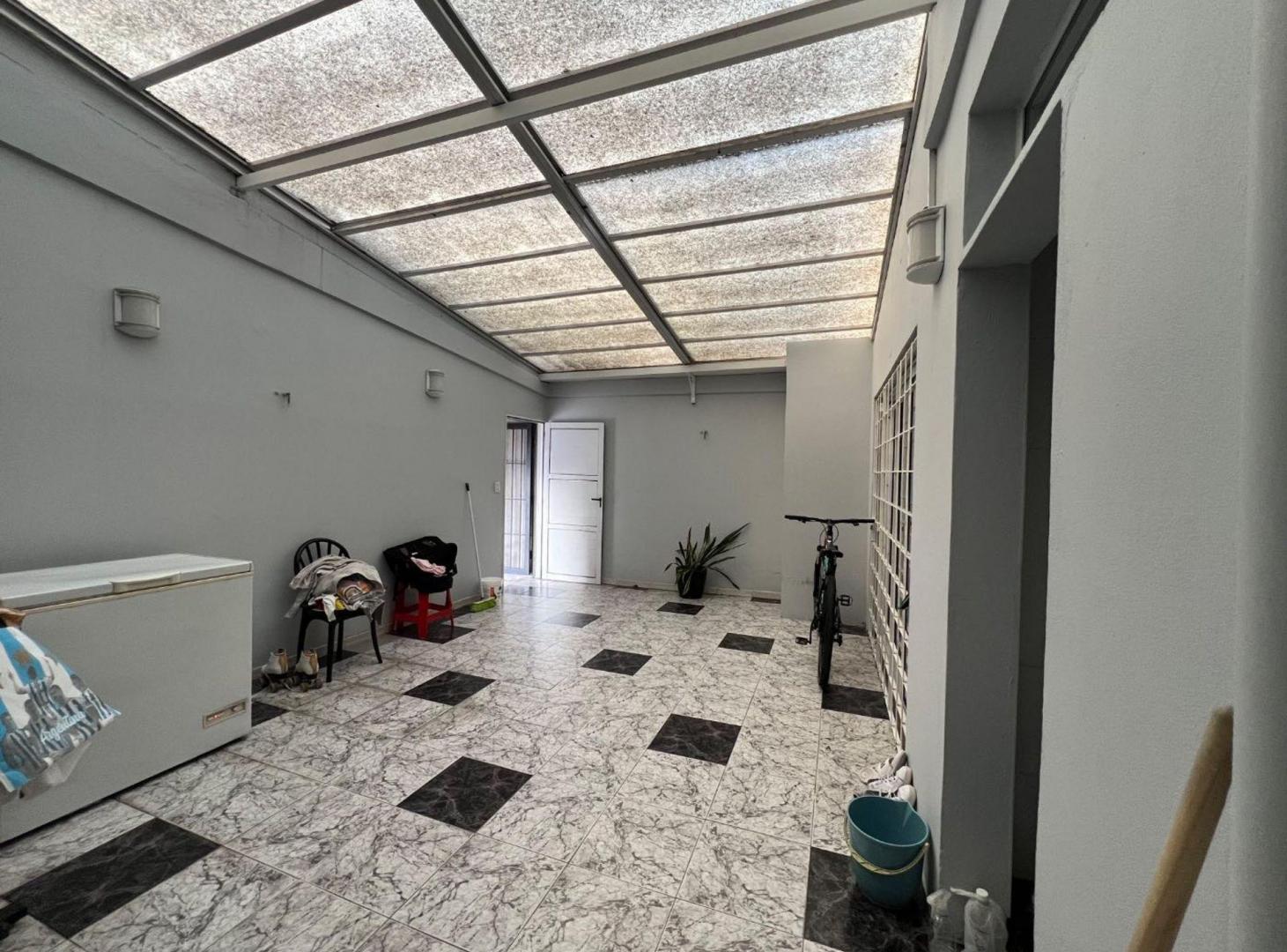 Foto de Casa 4 ambientes con pileta quincho Mataderos, imagen 4