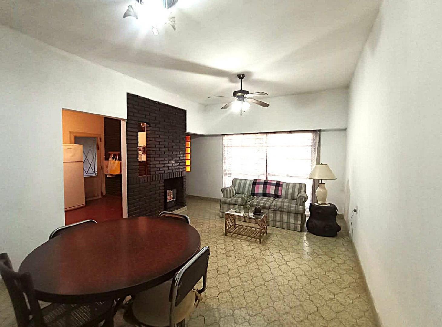 Foto de CASA VENTA 4 AMBIENTES CASTELAR, imagen 1