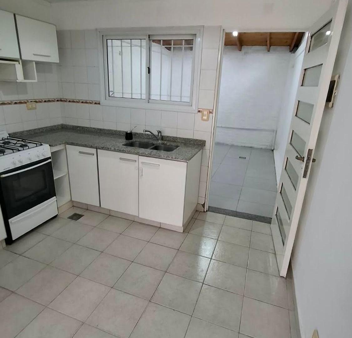 Foto de VENTA PH 3 AMBIENTES CON COCHERA ISIDRO CASANOVA, imagen 2