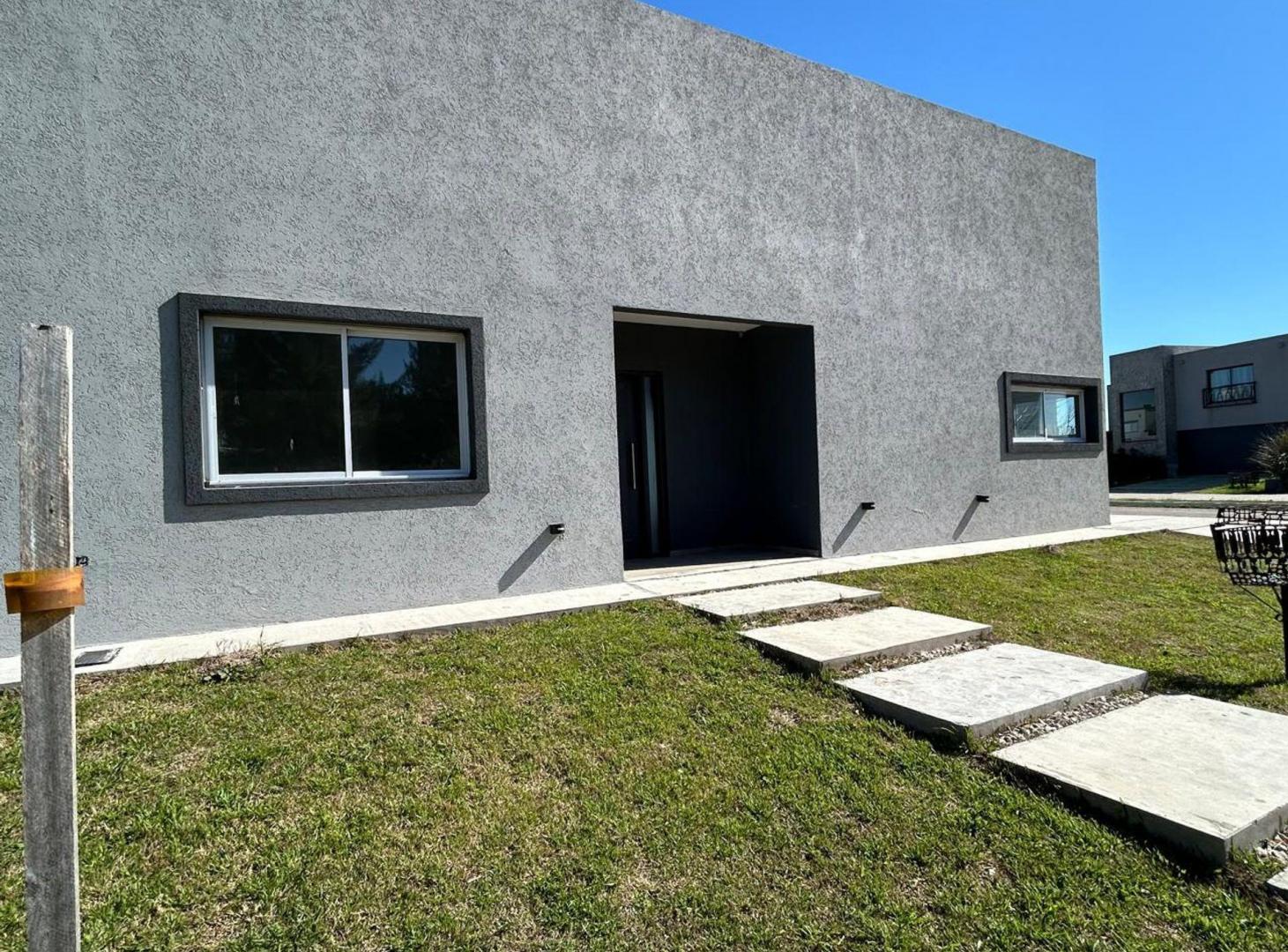 Foto de Casa de 4 ambientes en Venta en Canning Financiada, imagen 2