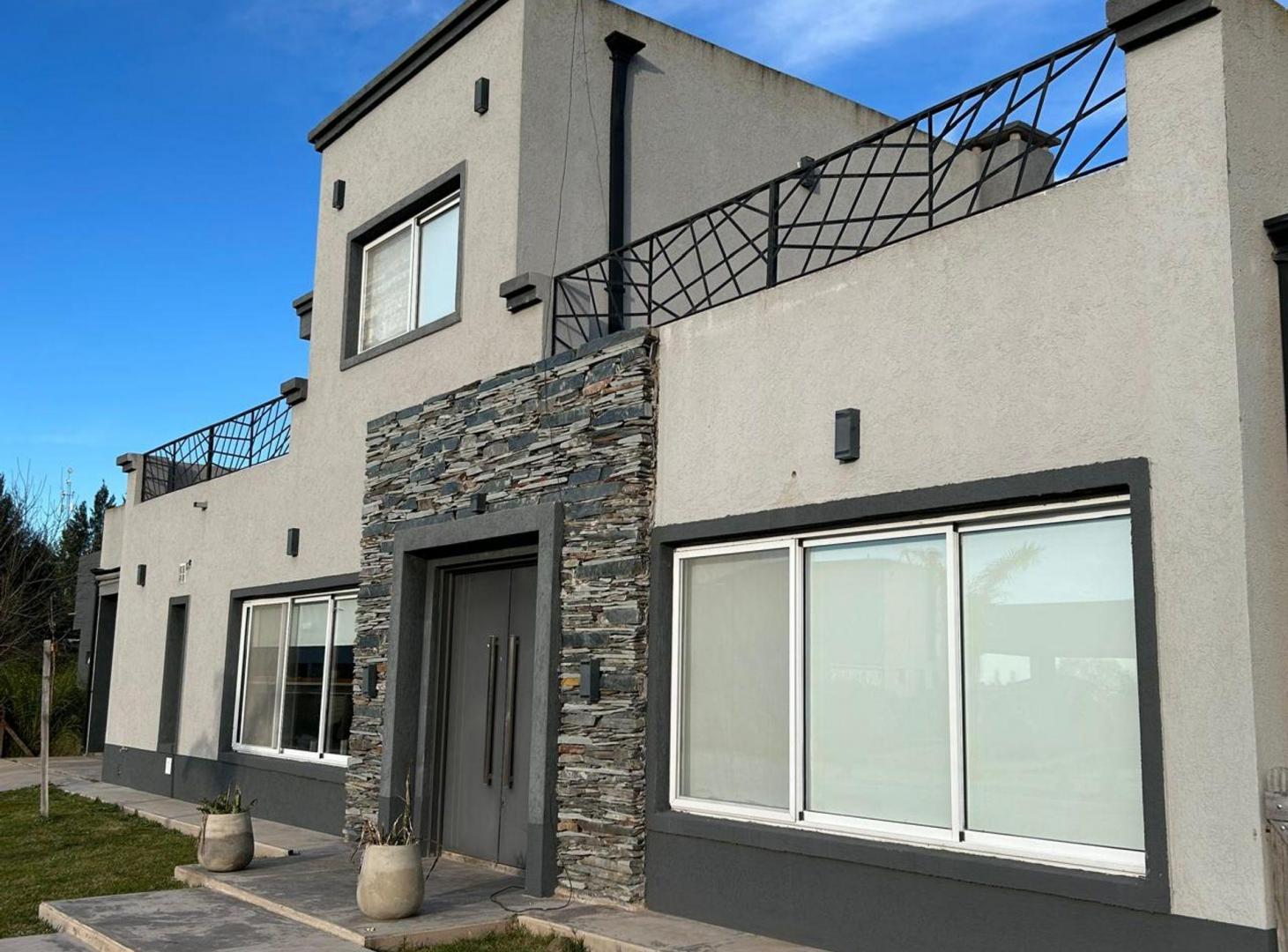 Foto de Casa de 7 ambientes en Venta en Canning, imagen 1