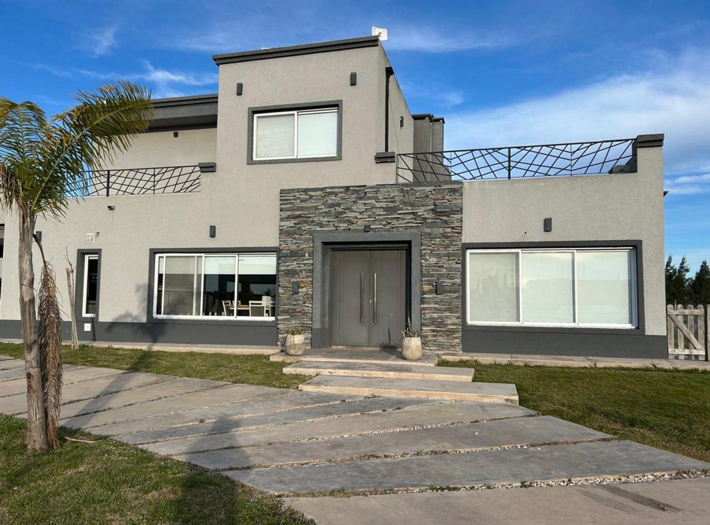 Foto de Casa de 7 ambientes en Venta en Canning, imagen 2