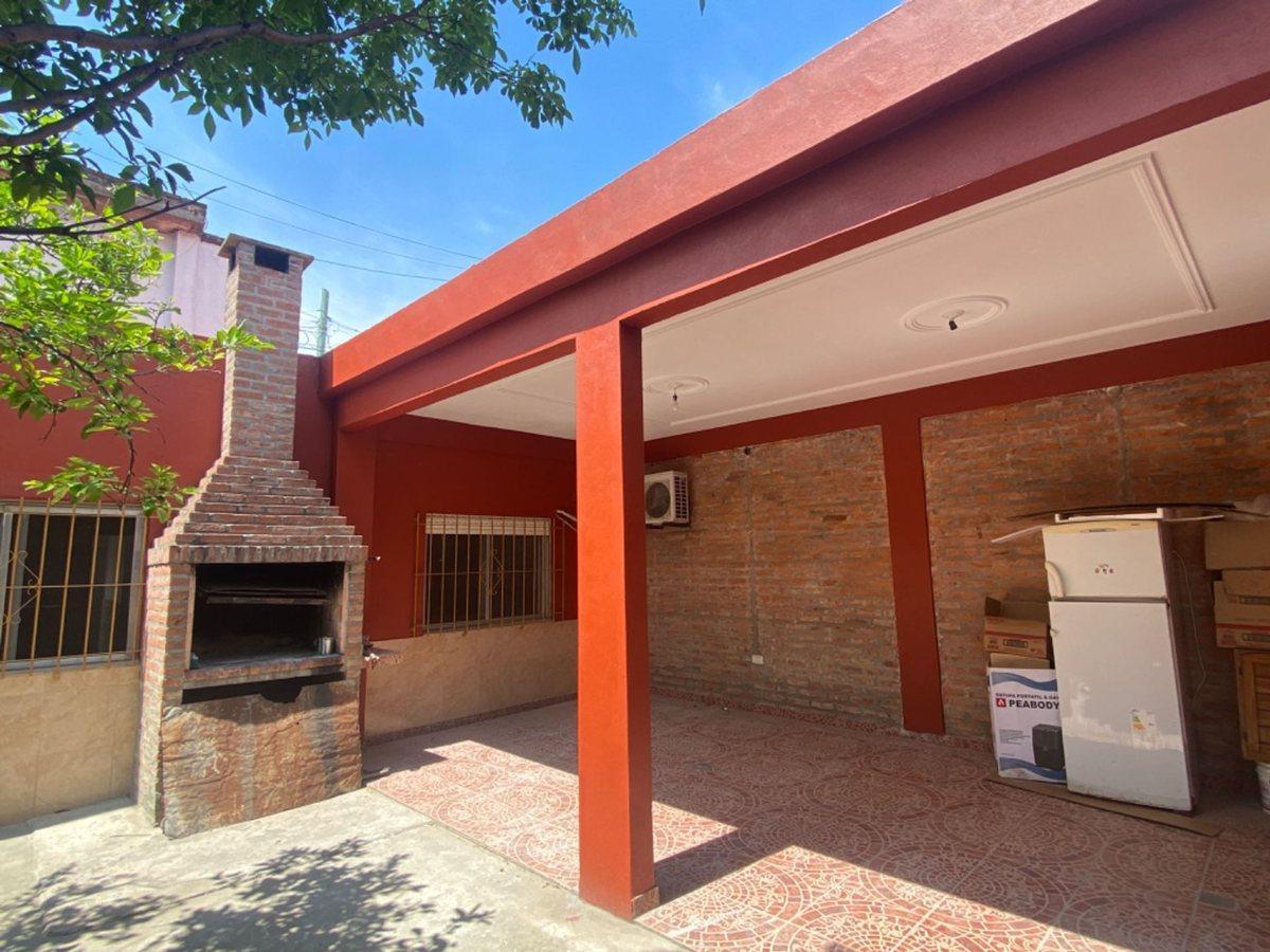 Foto de VENTA CASA 6 AMB MULTIFAMILIAR LOCAL Y GARAGE, imagen 2