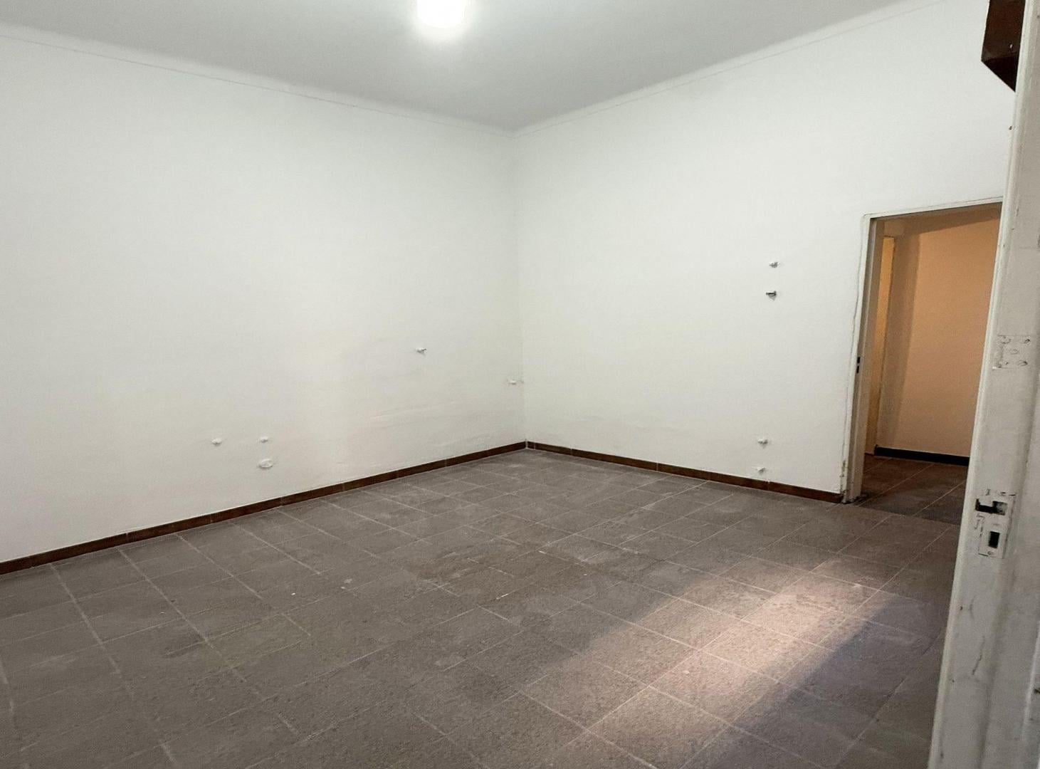 Foto de VENTA CASA 5 AMBIENTES DOS PLANTAS LA TABLADA, imagen 3