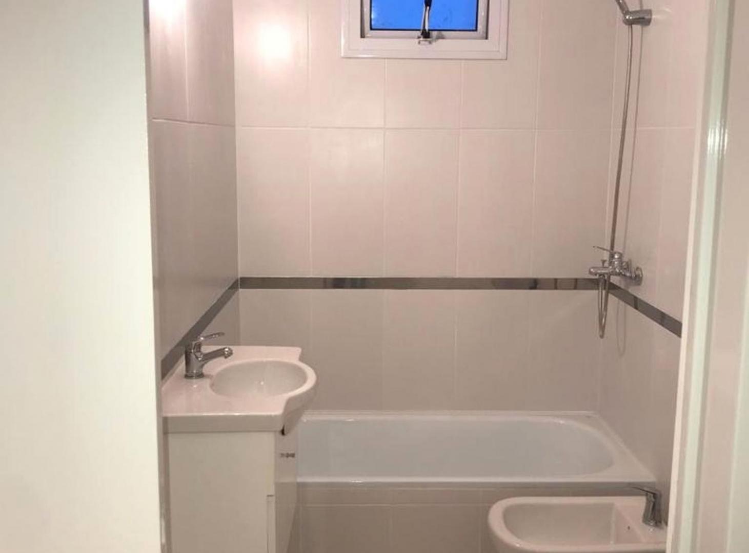 Foto de VENTA MONOAMBIENTE LUMINOSO EN MONTE CASTRO, imagen 5