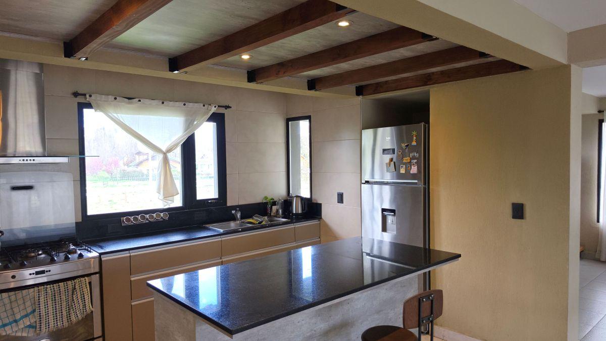Foto de Casa con 2 dormitorios y departamento anexo., imagen 3