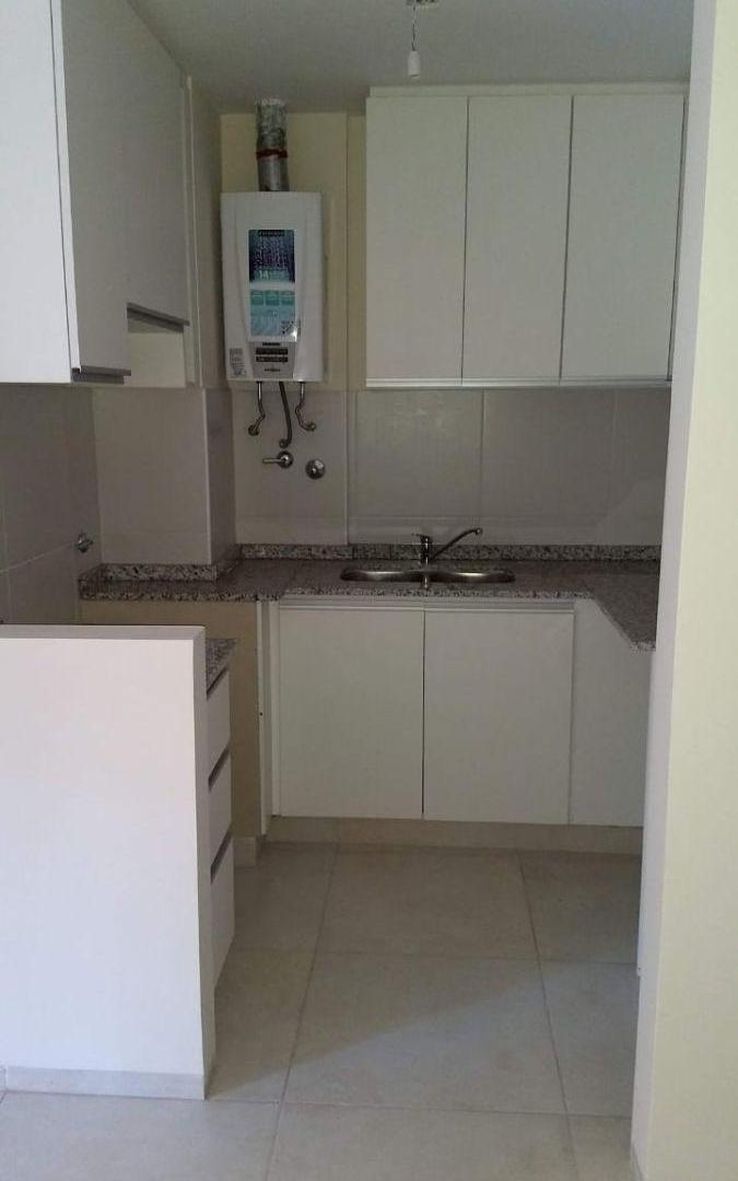 Foto de HERMOSO DEPTO DE 2 HAB, 2 BAÑOS SOBRE BV SAN JUAN A CUADRAS DE CAÑADA!, imagen 3