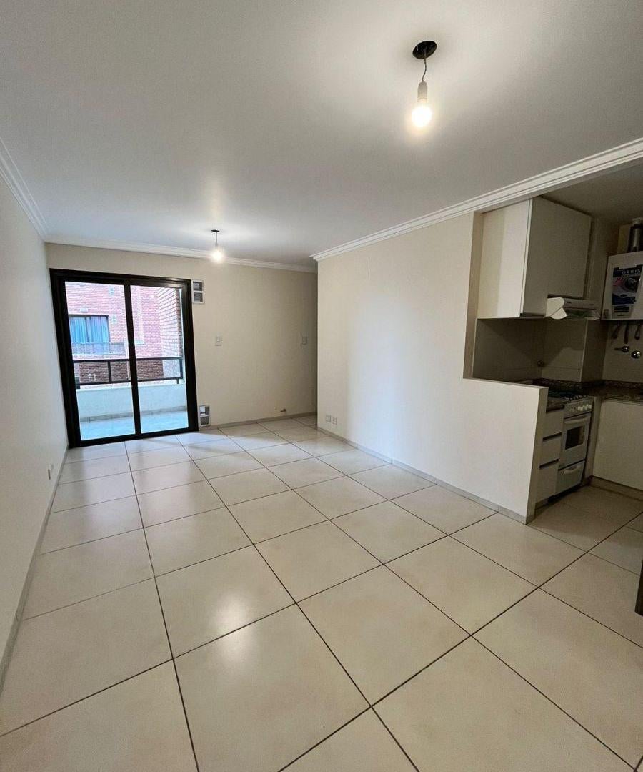 Foto de Alquiler Depto 1 Dormitorio con Balcón | Torre Génesis IV, Barrio Centro, imagen 3