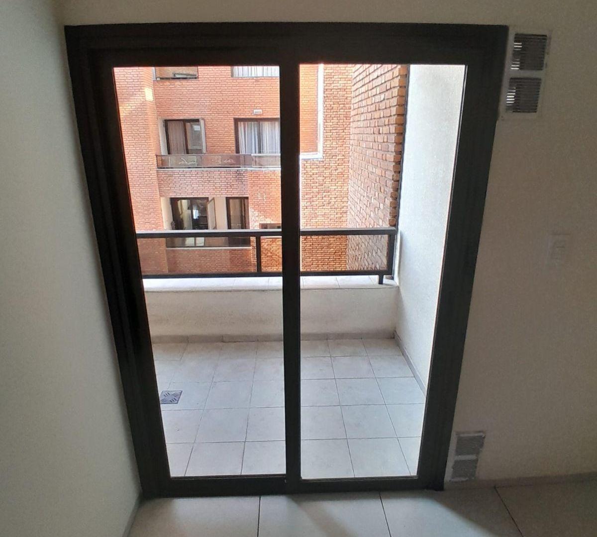 Foto de Alquiler Depto 1 Dormitorio con Balcón | Torre Génesis IV, Barrio Centro, imagen 2
