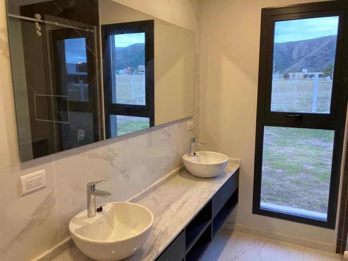 Casa en Venta a Estrenar en Carlos Paz Country Club 4