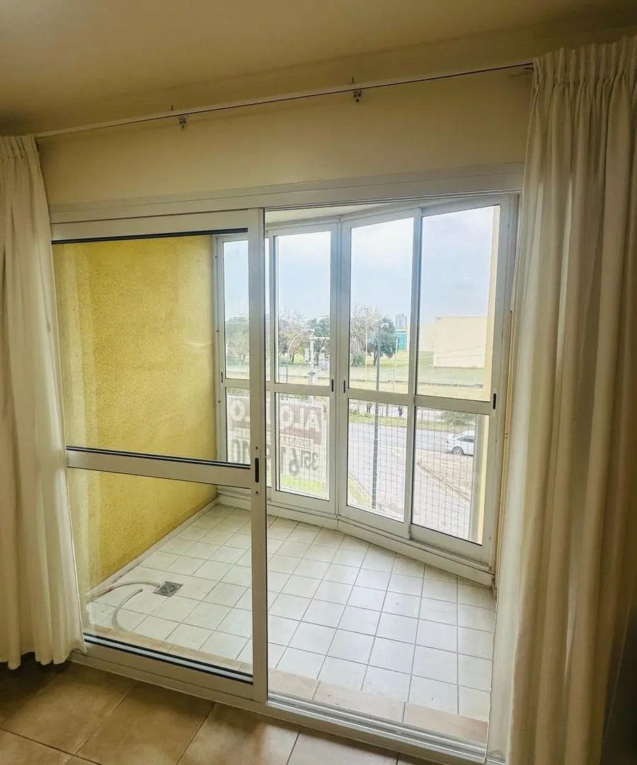 BALCONES DEL CHATEAU ALQUILER DPTO TRES DORMITORIOS 4